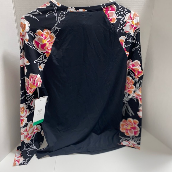 NWT Roxy Rashguard Long Sleeve  New - Picture 3 of 5